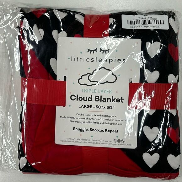Little Sleepies XOXO Large Cloud Blanket - Picture 1 of 4